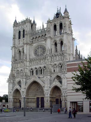 Western facade of Amiens Cathedral - click to close