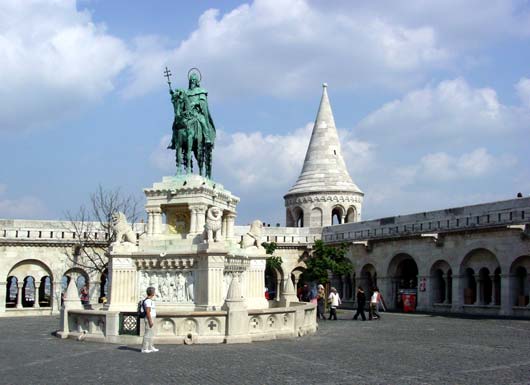 St Istvan Statue - click to close